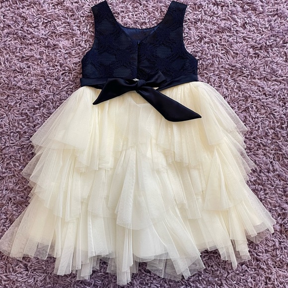 Girls Fancy Dress - Picture 2 of 5